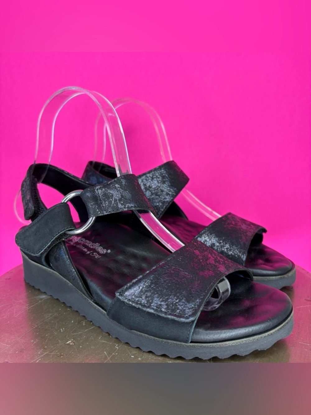 Walking Cradles Huntley Black Leather Low Wedge Open Toe Sandal US 6